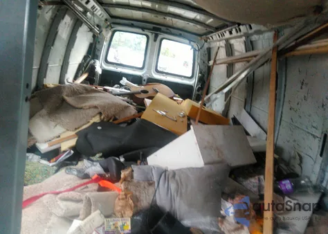 2008 GMC Savana Work Van z USA, uszkodzony, nr VIN 1GTHG39K381106081